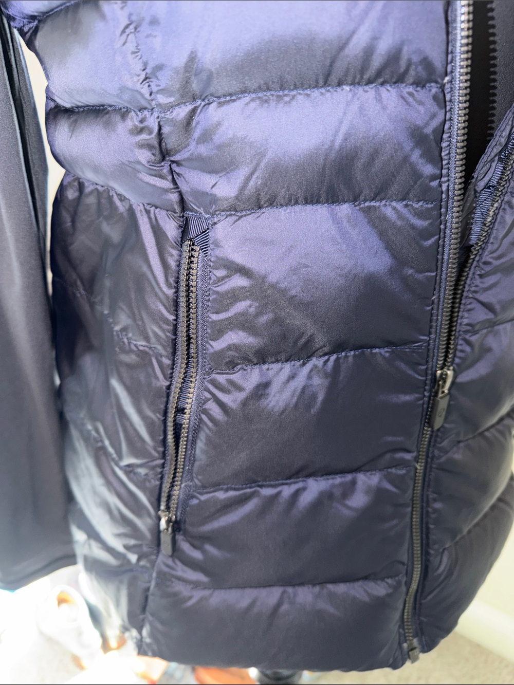 lululemon athletica Navy Quilted Hooded Puffer Vest, Size 6, EUC - Picture 10 of 12
